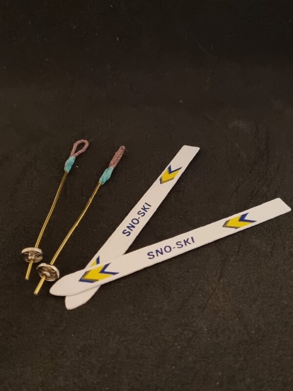Set: Ski mit Stöcken für Mini-Zwegli